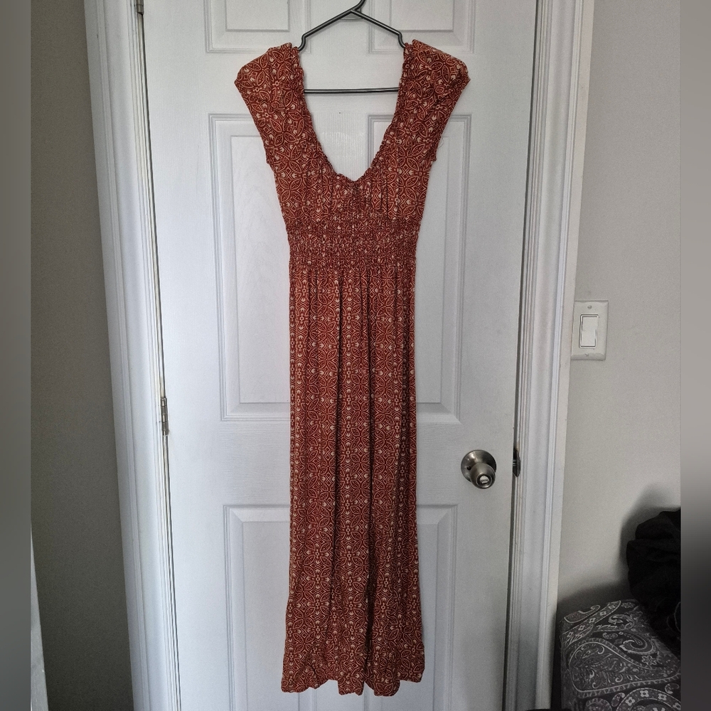 Elegant Rust Patterned Dress - Picture 2 of 6